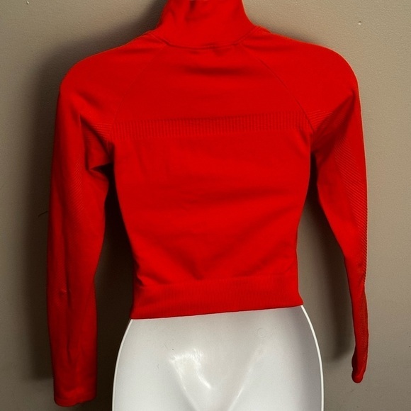 - Fabletics Crop Jacket size XS FULL ZIP - Picture 6 of 6